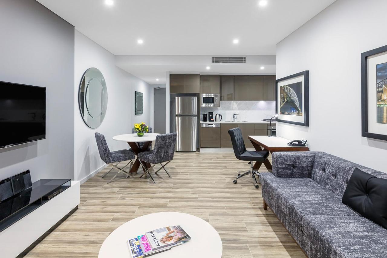 Meriton Suites Mascot Central Sydney Exterior photo A typical apartment at the hotel