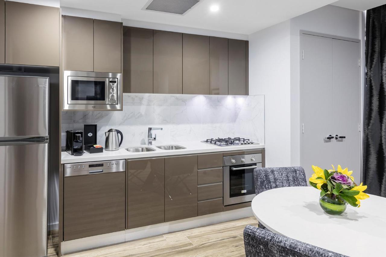 Meriton Suites Mascot Central Sydney Exterior photo Kitchen