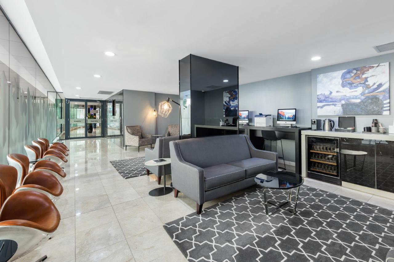 Meriton Suites Mascot Central Sydney Exterior photo The lounge at the airport
