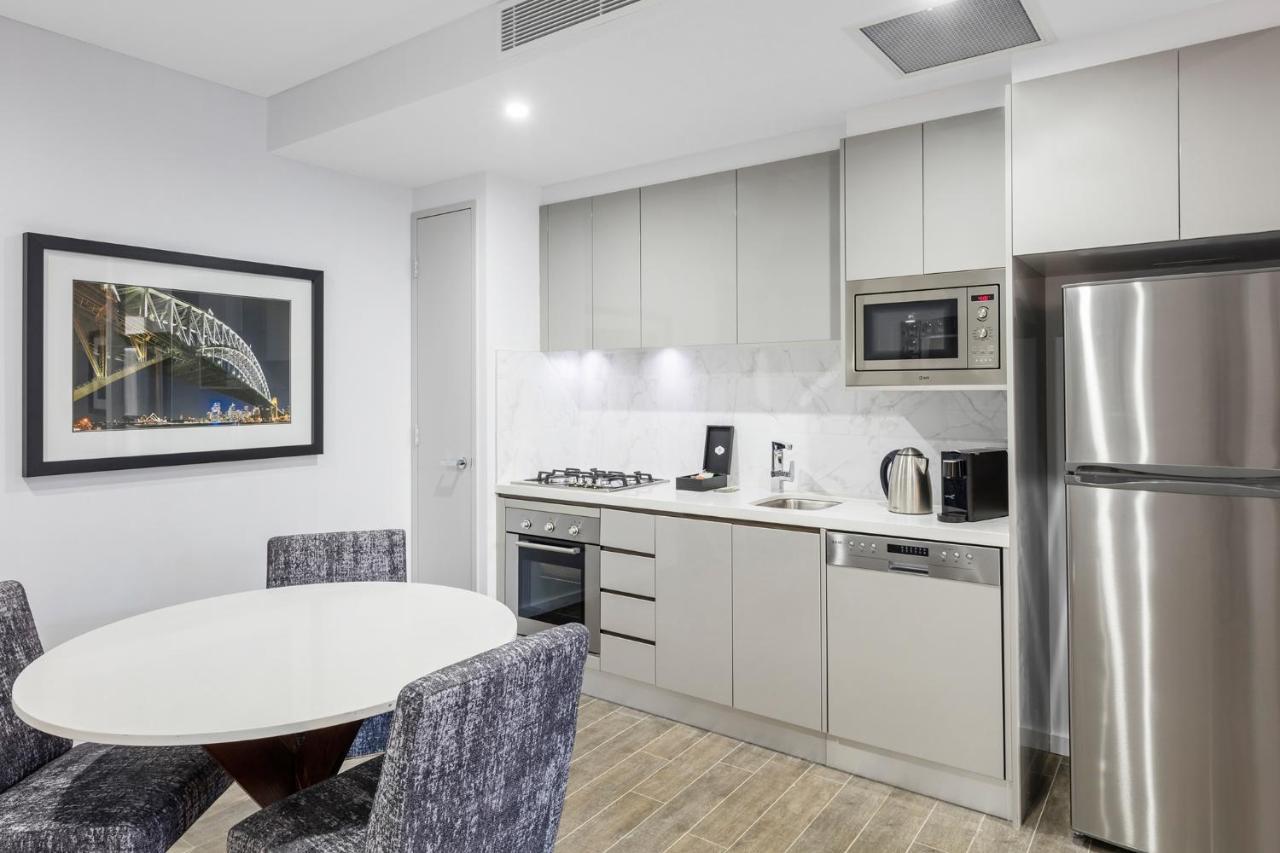 Meriton Suites Mascot Central Sydney Exterior photo A typical kitchen in a serviced apartment